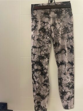 lululemon athletica Kids Black and Gray Tie-Dye Leggings